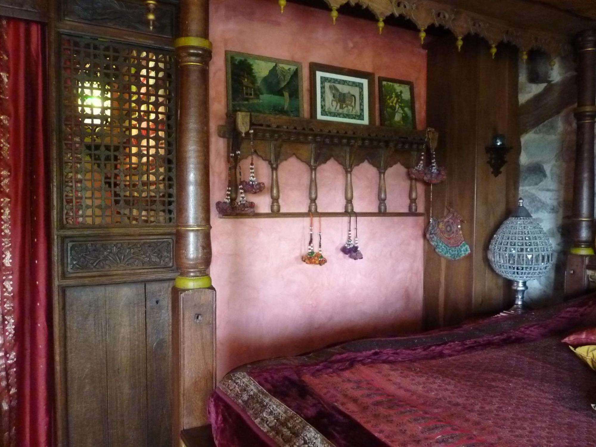 Les Folies De La Serve Ouroux Dış mekan fotoğraf