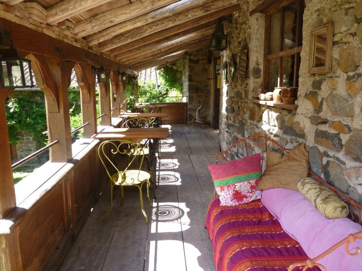 Les Folies De La Serve Ouroux Dış mekan fotoğraf